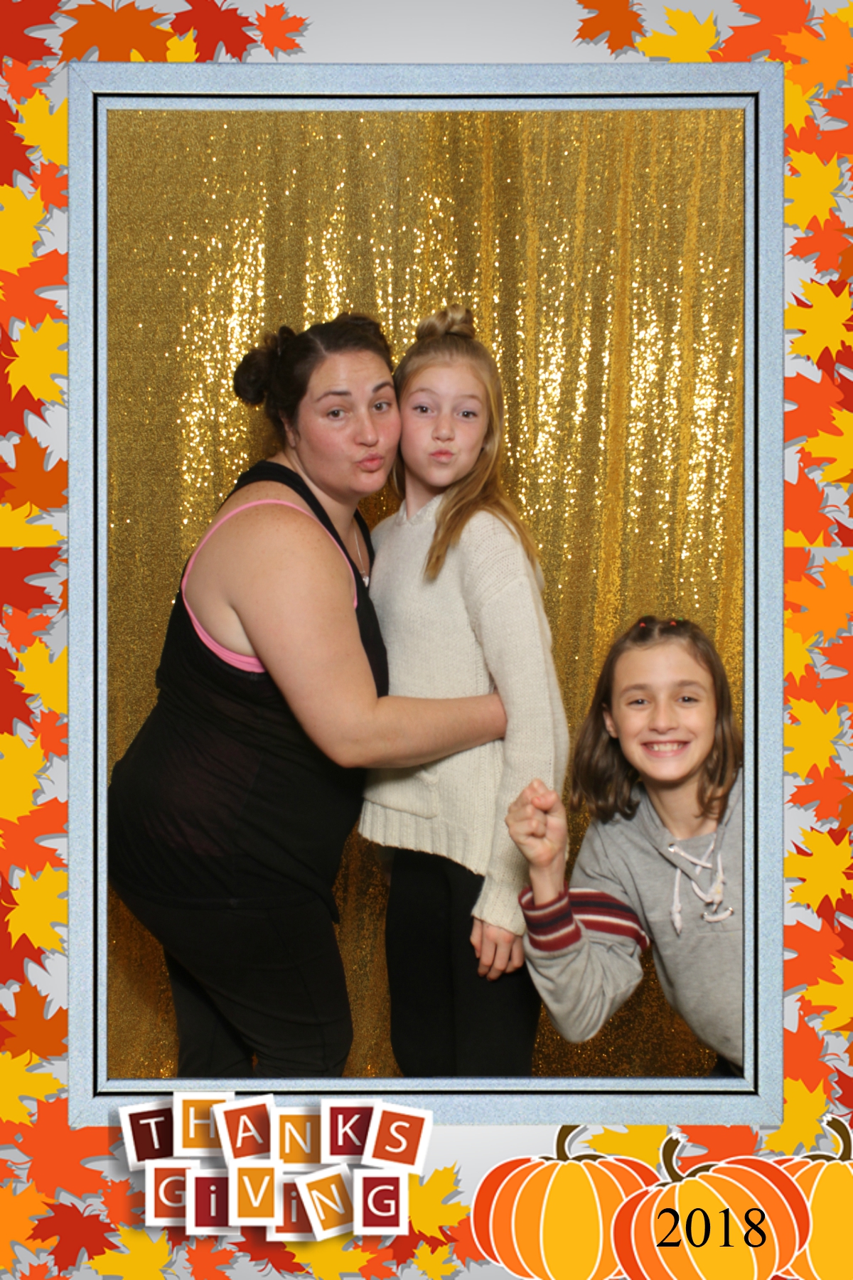 Thanksgiving 2018 | View more photos from the event at gallery.niknoxphotobox.com/u/NiKnox-Photo-Box/Thanksgiving-2018